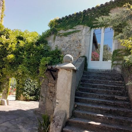 Le Domaine Du Soulier -Gite Et Chambres D'Hotes - La Maison Du Gardien Tornac Bagian luar foto