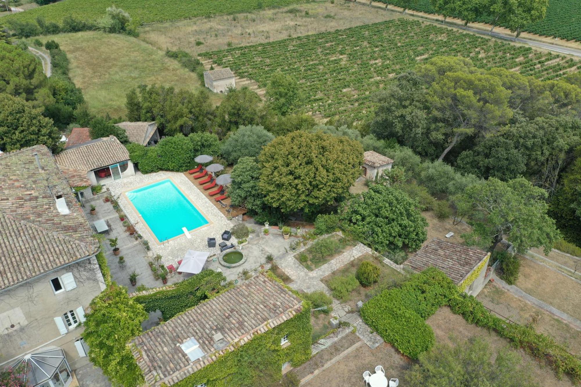 Le Domaine Du Soulier -Gite Et Chambres D'Hotes - La Maison Du Gardien Tornac Bagian luar foto