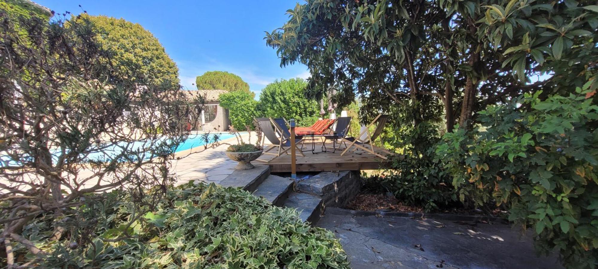 Le Domaine Du Soulier -Gite Et Chambres D'Hotes - La Maison Du Gardien Tornac Bagian luar foto