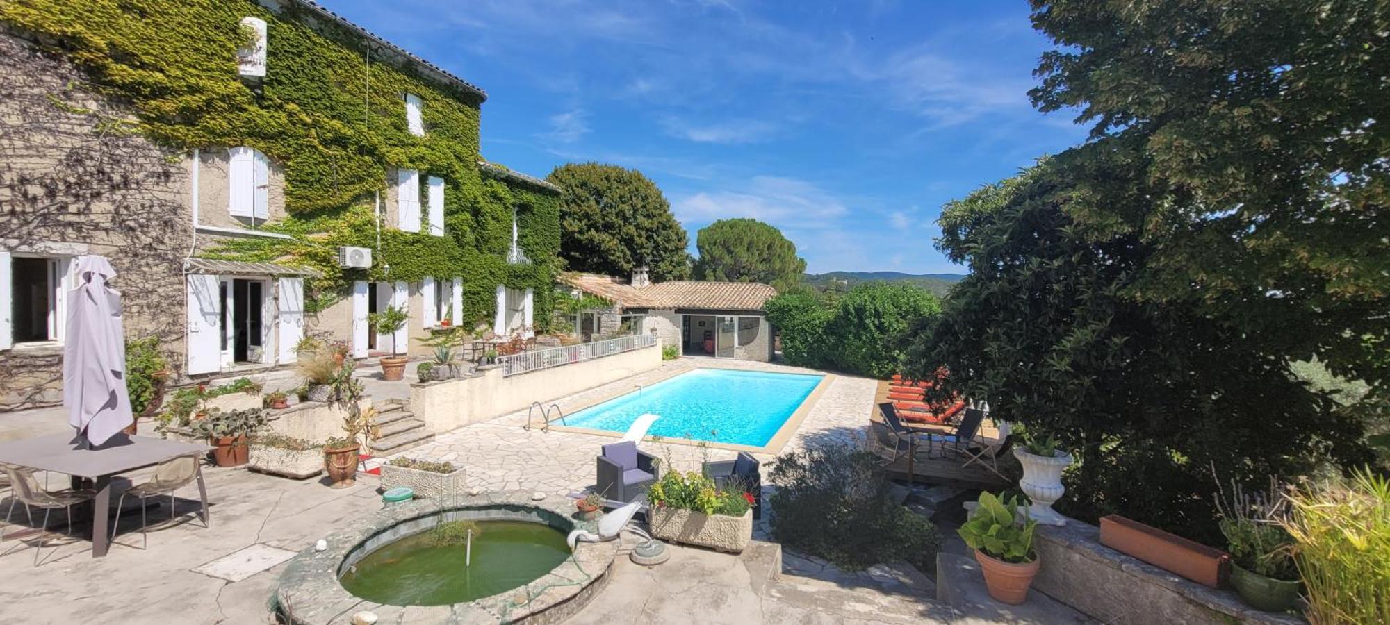 Le Domaine Du Soulier -Gite Et Chambres D'Hotes - La Maison Du Gardien Tornac Bagian luar foto