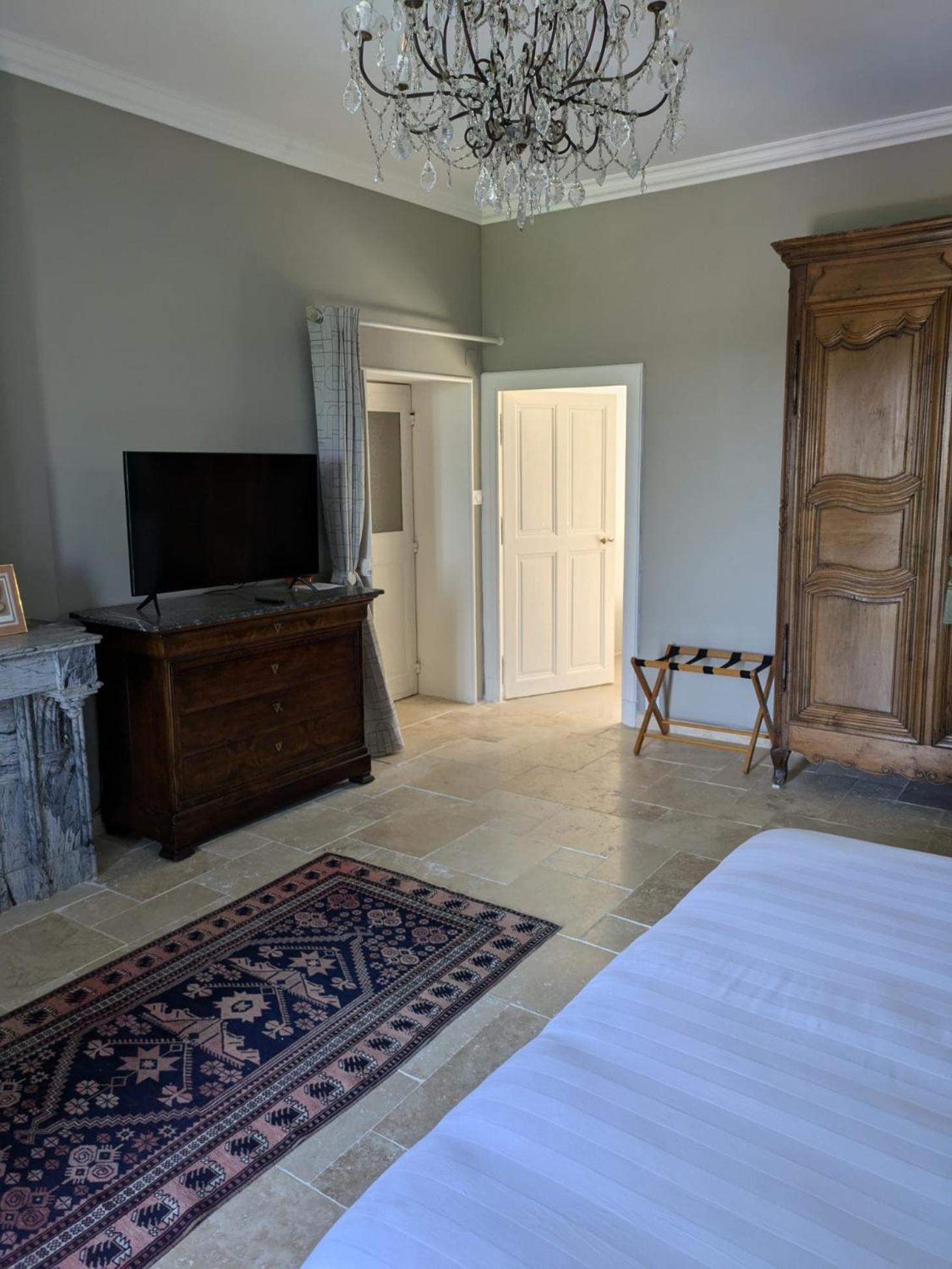 Le Domaine Du Soulier -Gite Et Chambres D'Hotes - La Maison Du Gardien Tornac Bagian luar foto